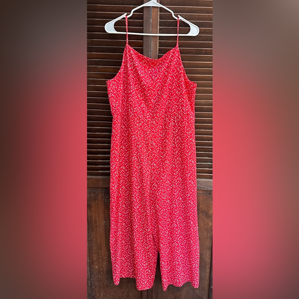 Coral with white floral pattern Jumpsuit, very light and comfortable! 
Size XL